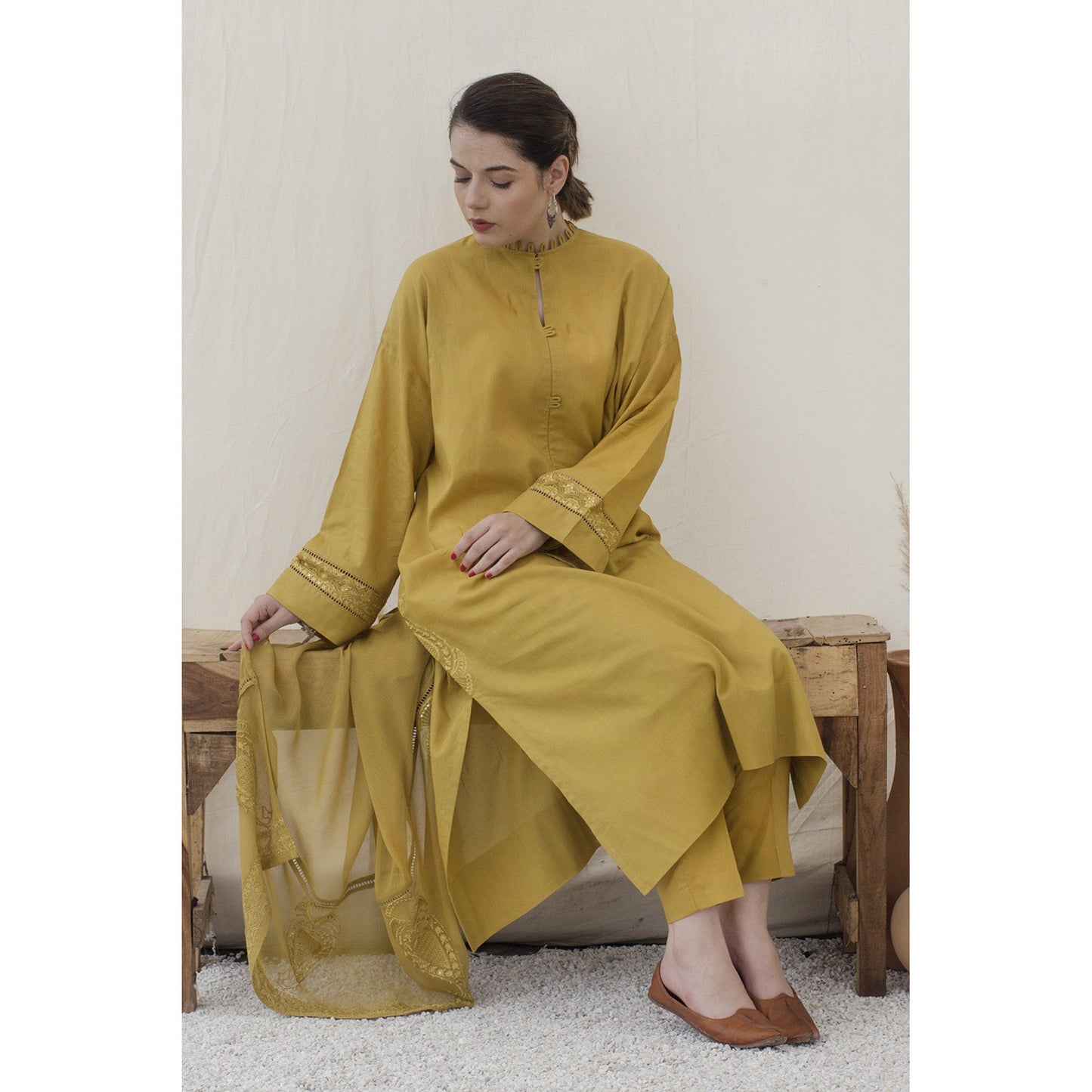 MP777-SUMMER 3PC Lawn Embroidered Shirt With Chiffon Embroidered Dupatta