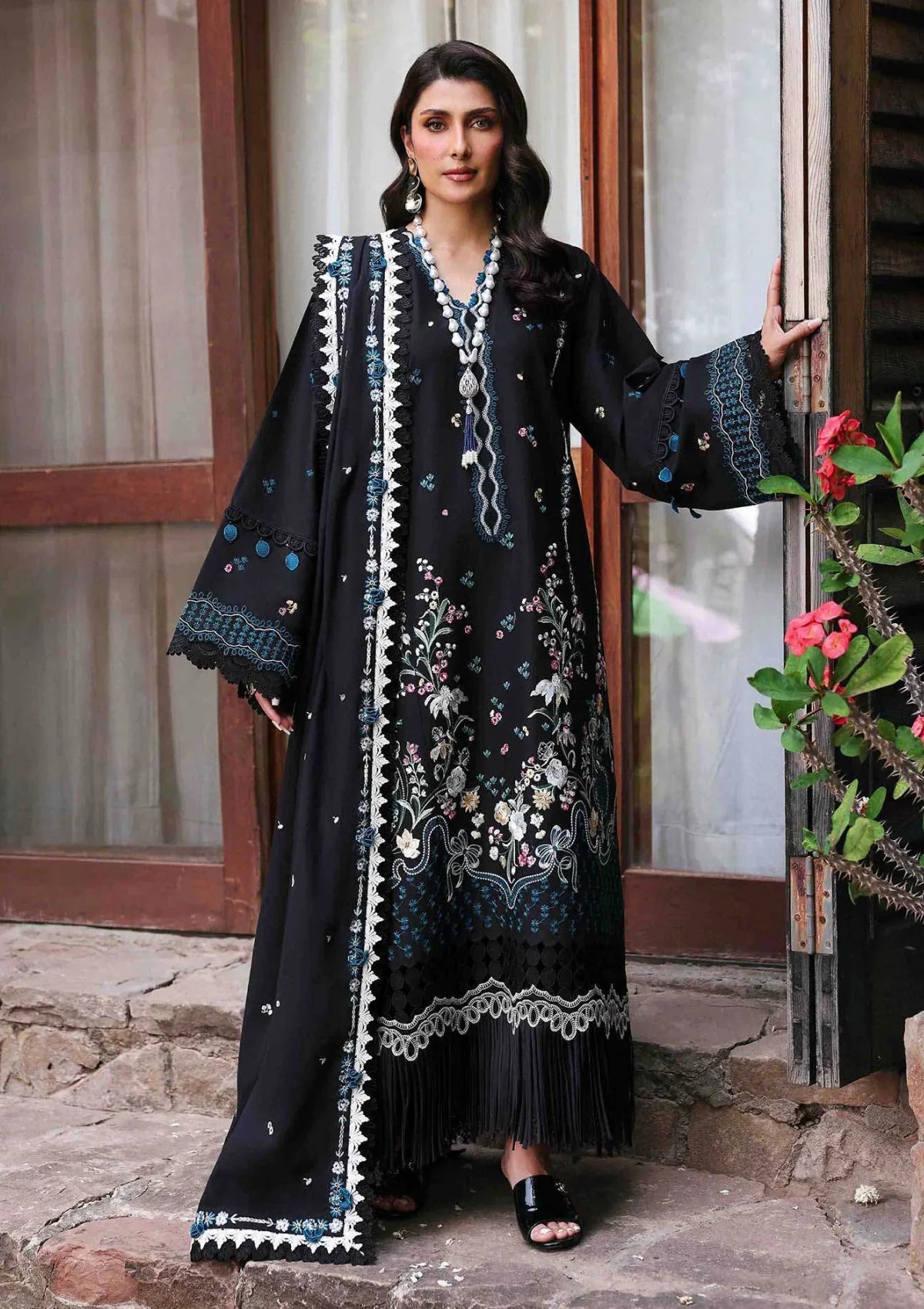 Mp3321 - Mohagni - Winter 3PC Dhanak Embroidered Suit