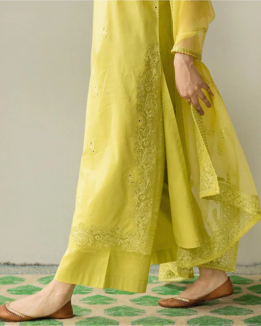 MP1177 - Summer 3PC Lawn Embroidered Suit