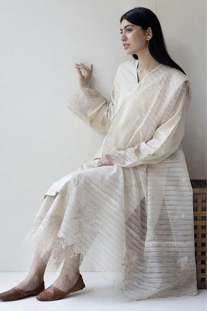 MP735-SUMMER 3PC Lawn Embroidered Shirt With Organza Embroidered Dupatta