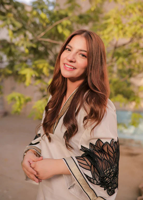 MP800-2Pc Embroidered Lawn Suite With Fully Embroidered trouser & Patches