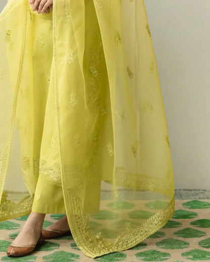 MP1177 - Summer 3PC Lawn Embroidered Suit