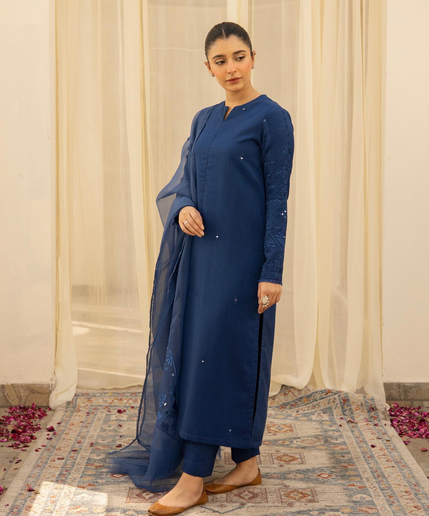 MP719-3PC Lawn Embroidered Shirt With Organza Embroidered Dupatta