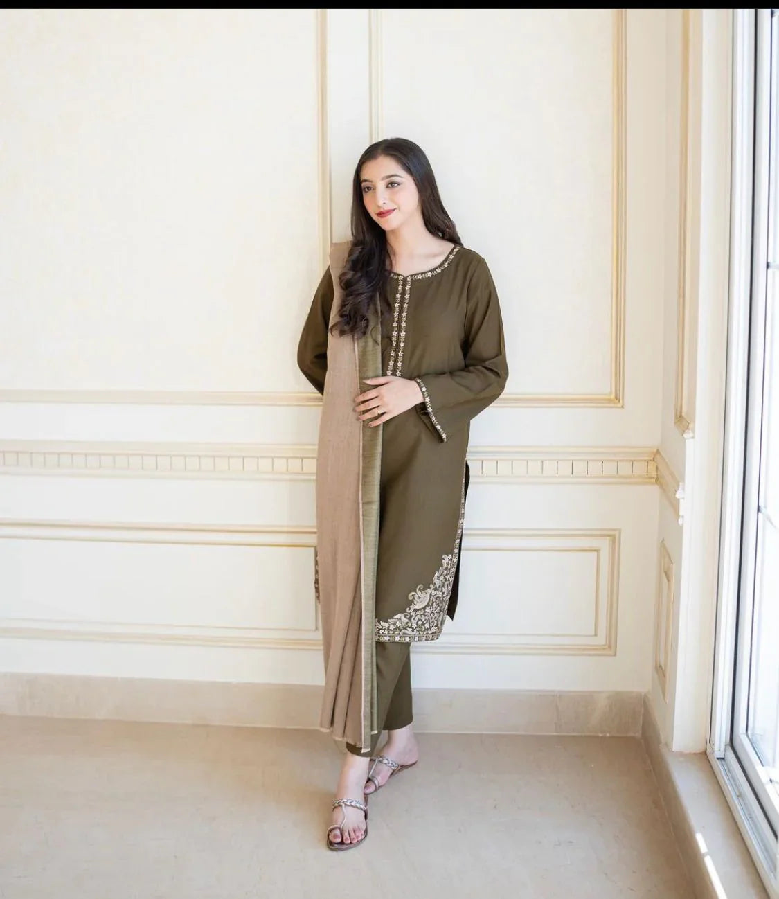 MP612-WINTER 3PC Dhanak suit with Embroidered Shawll