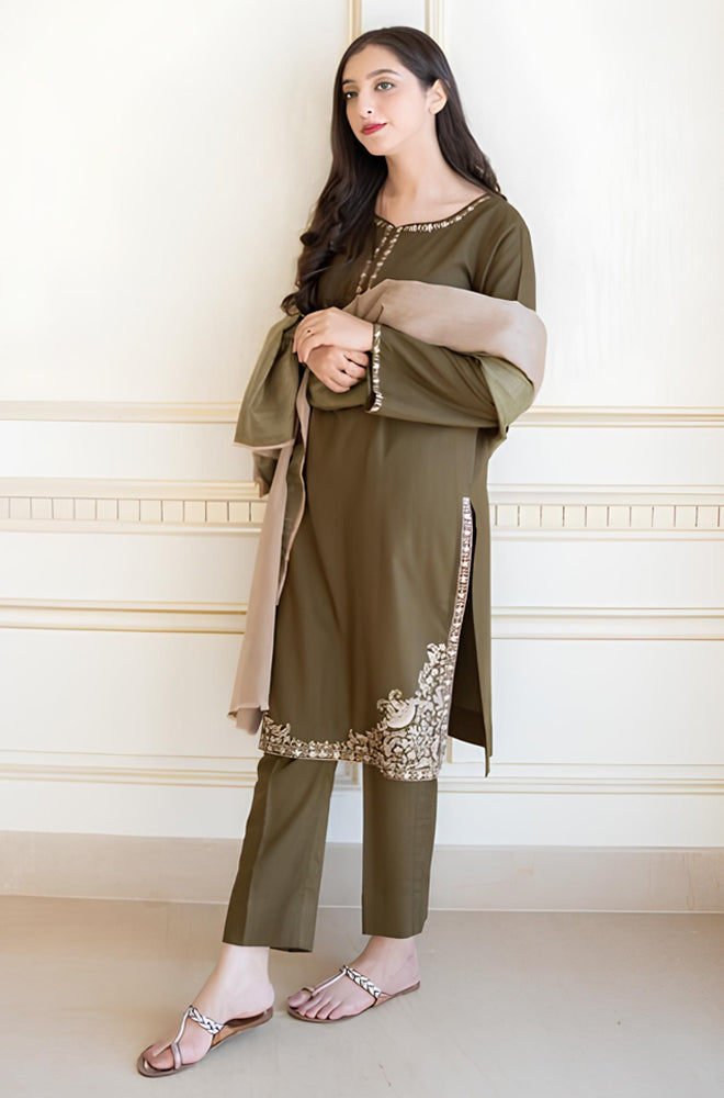 MP612-WINTER 3PC Dhanak suit with Embroidered Shawll
