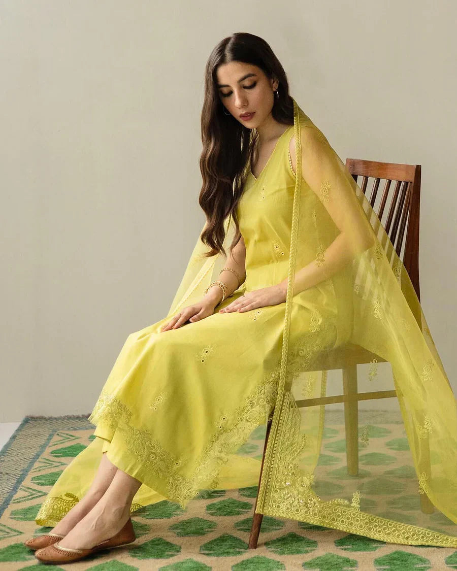 MP1177 - Summer 3PC Lawn Embroidered Suit