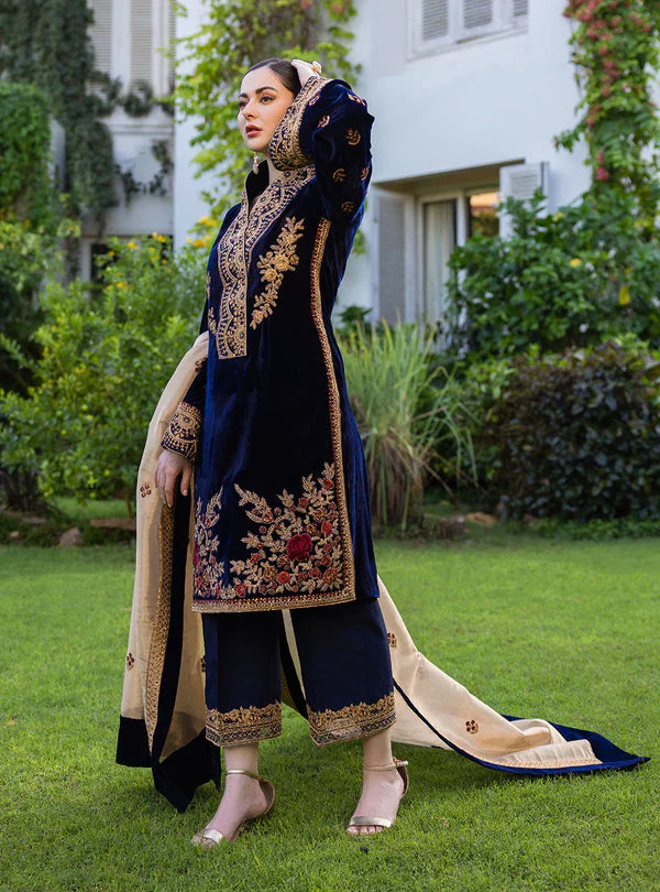 m3357 Baroque - Embroidered Velvet 3piece suit
