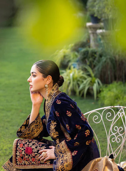 m3357 Baroque - Embroidered Velvet 3piece suit