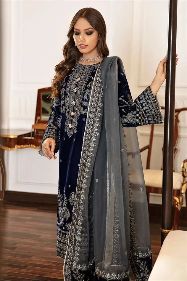 Mp3325 - Baroque- Winter 3PC Velvet Embroidered Suit