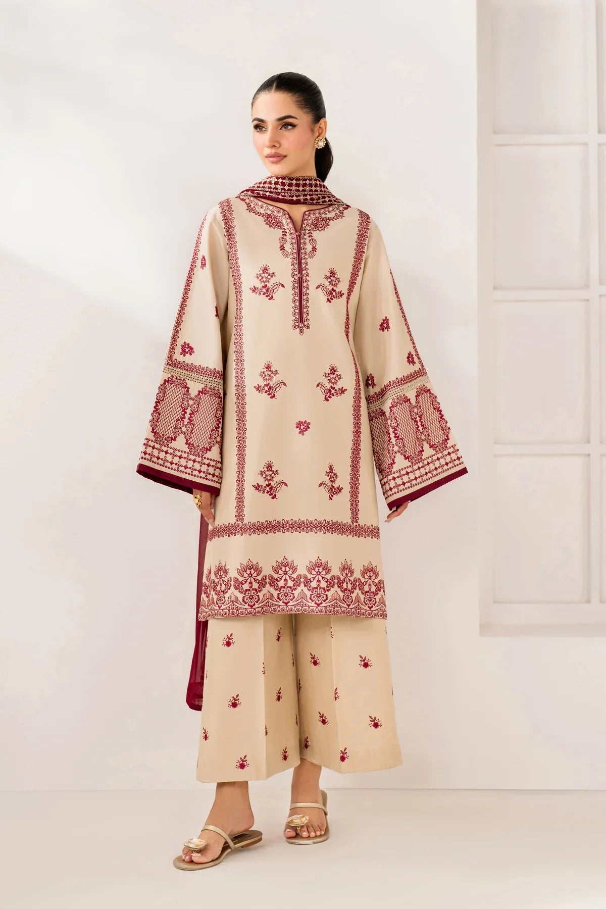 MP1216 - Summer-3PC Lawn Embroidered Suit