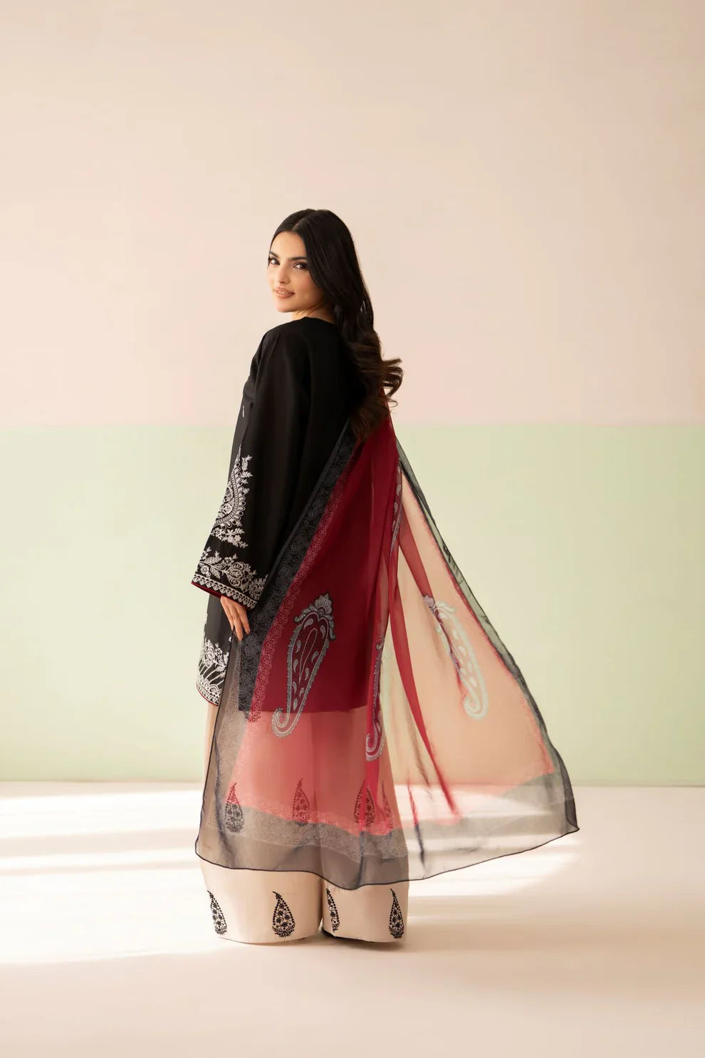 MP1208 - Baroque - Summer-3PC Lawn Embroidered Suit