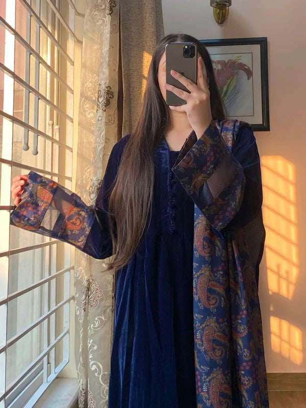 Mp33120- Velvet Dress with Printed Dhanak Shawl