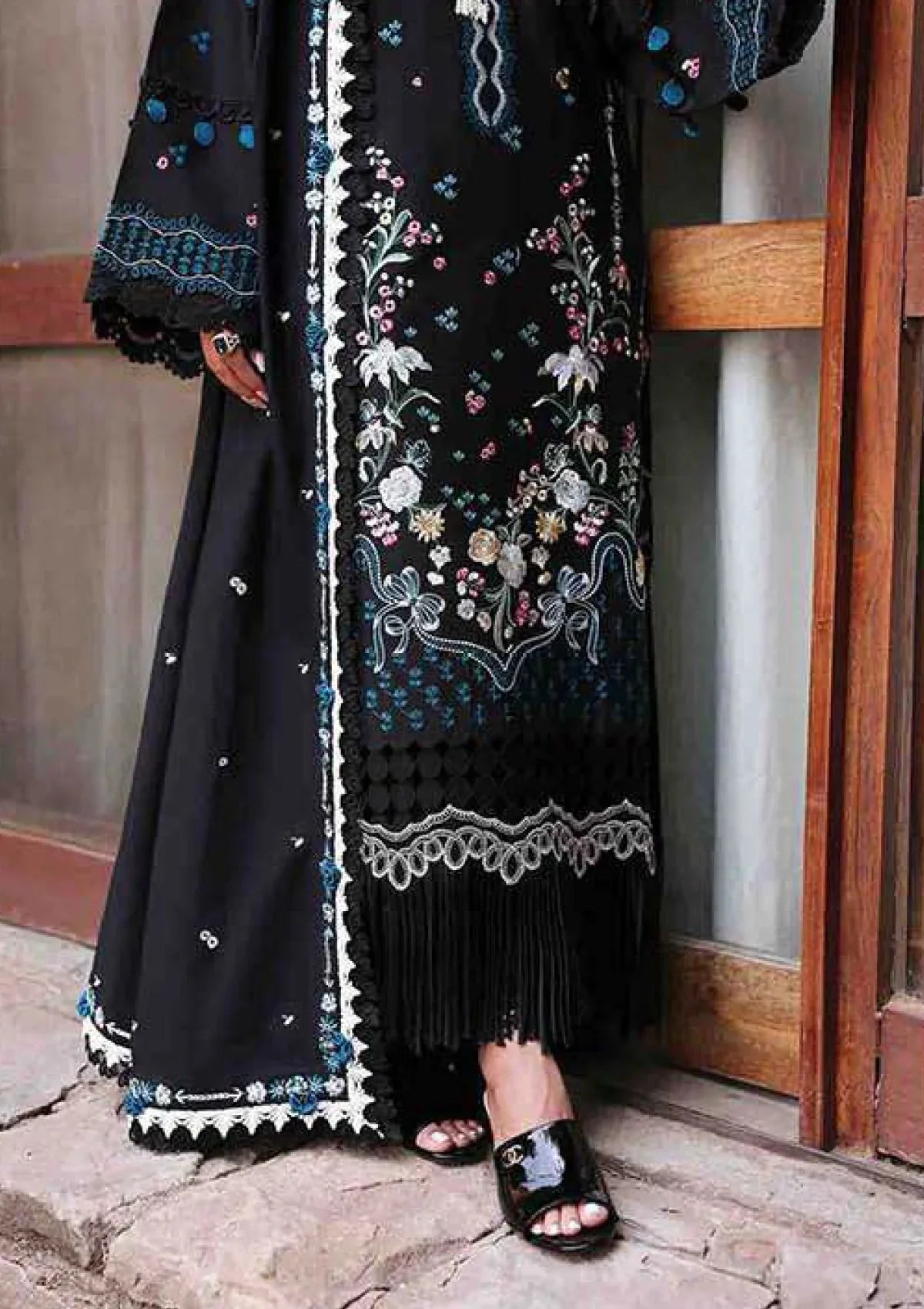 Mp3321 - Mohagni - Winter 3PC Dhanak Embroidered Suit