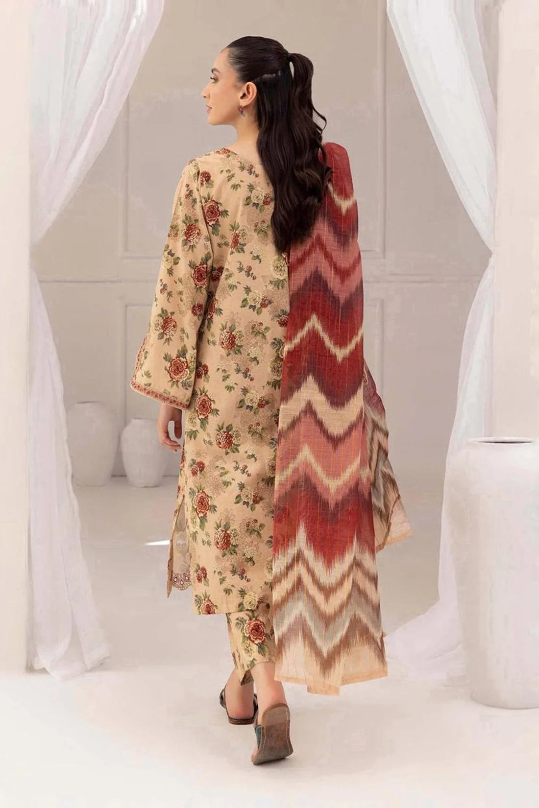 MP828- Winter 3PC Karandi Printed Suit