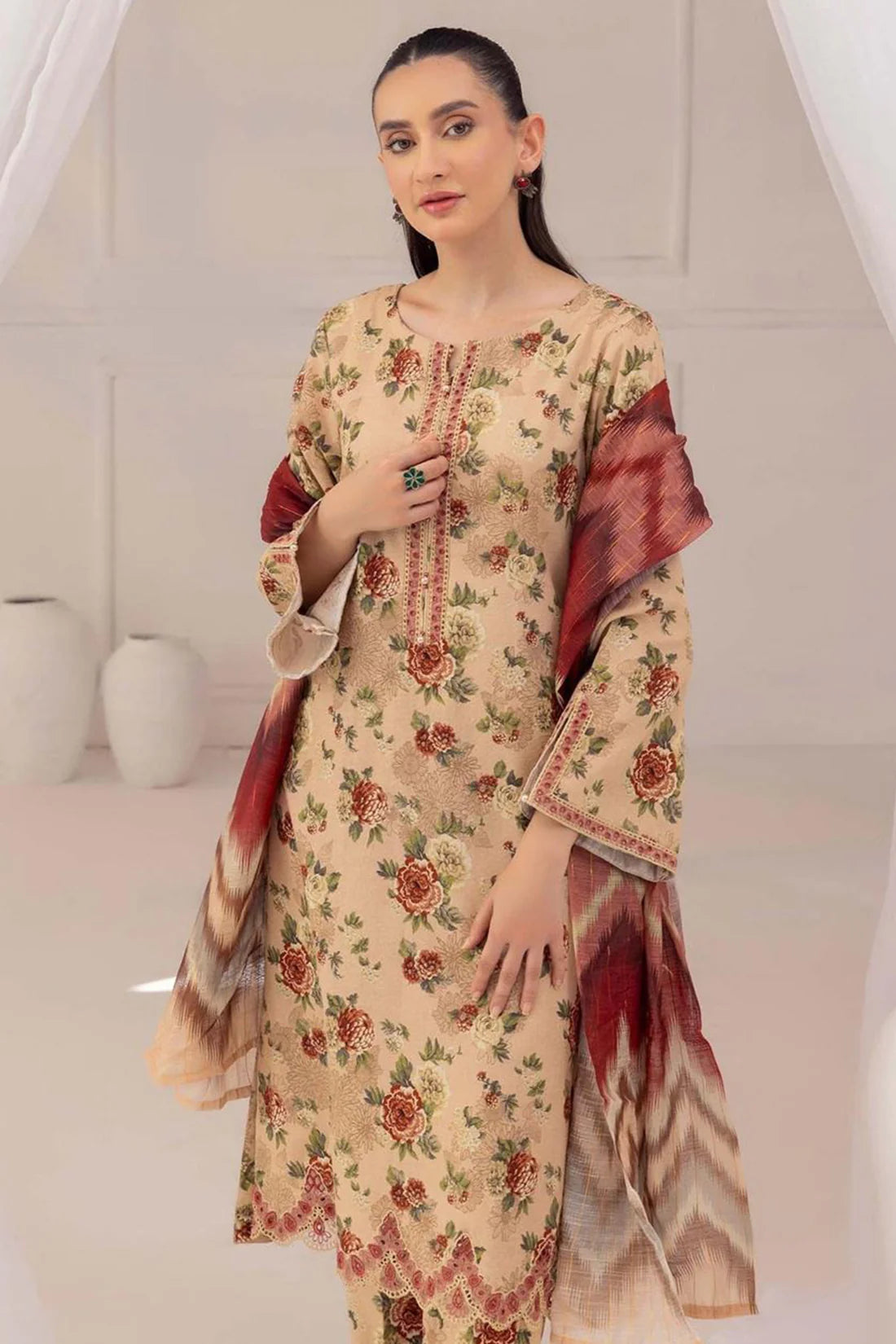 MP828- Winter 3PC Karandi Printed Suit