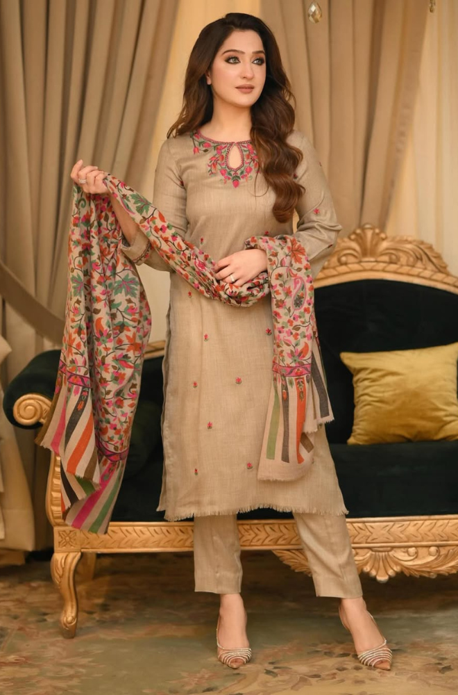 MP33131 - Winter 3PC Dhanak Embroidered Suit