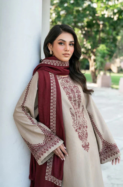 Mp3324 - Baroque - Winter 3PC Dhanak Embroidered Suit