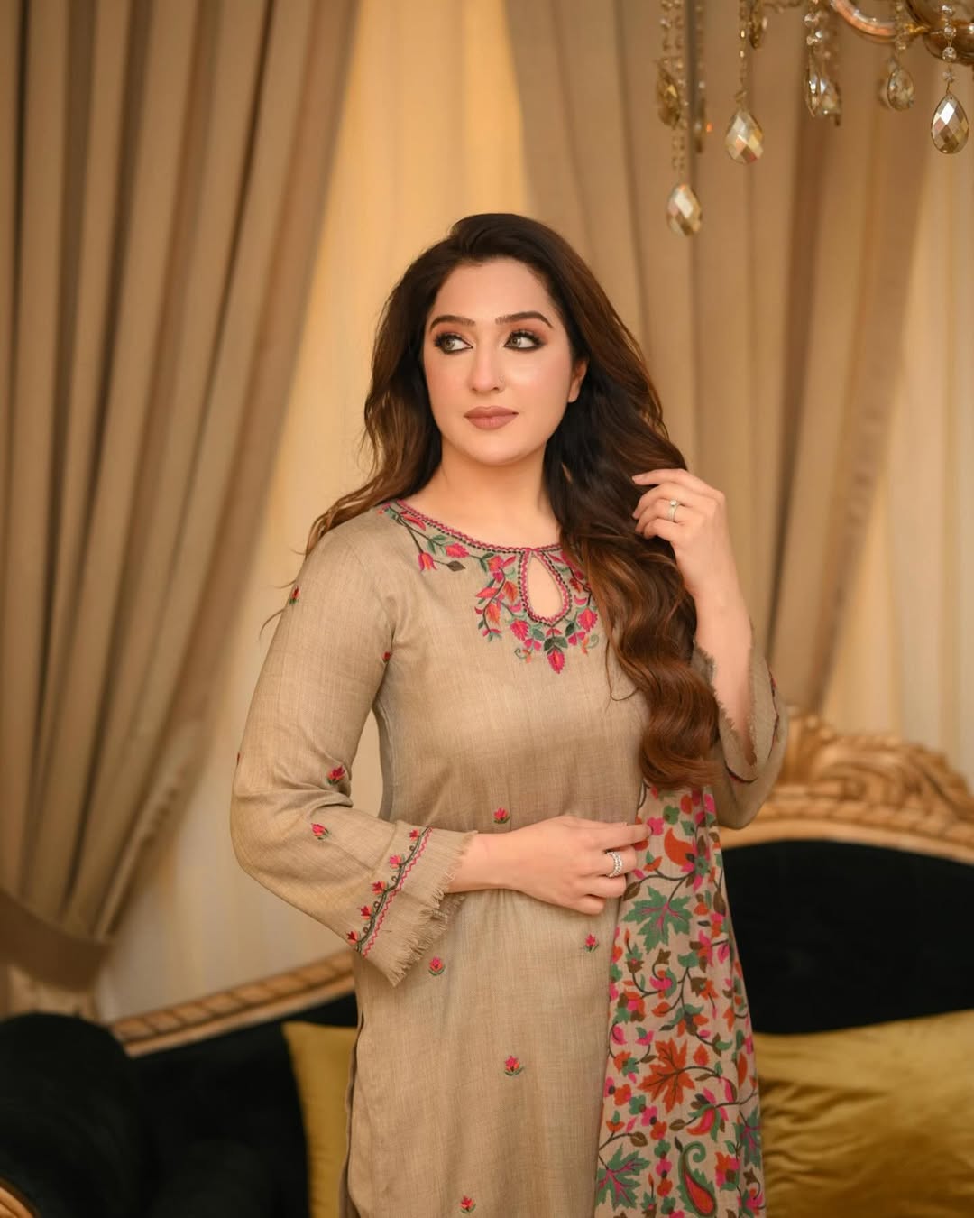 MP33131 - Winter 3PC Dhanak Embroidered Suit