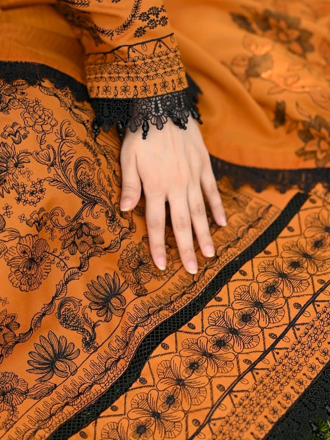 MP33135 - Libass - Winter 3PC Dhanak Embroidered Suit