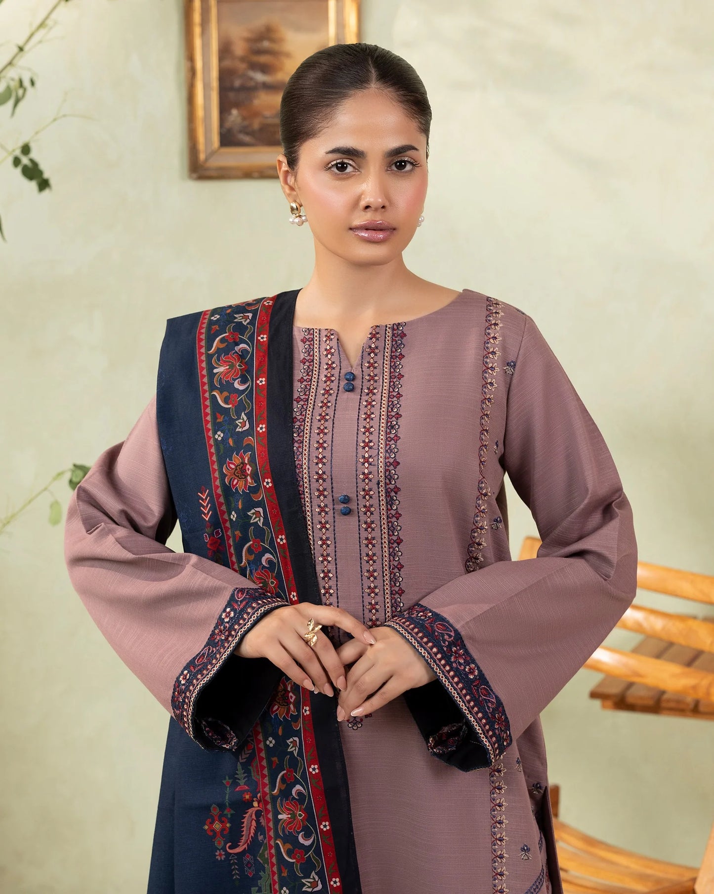 Mp33106-izel - Winter 3PC Dhanak Embroidered Suit