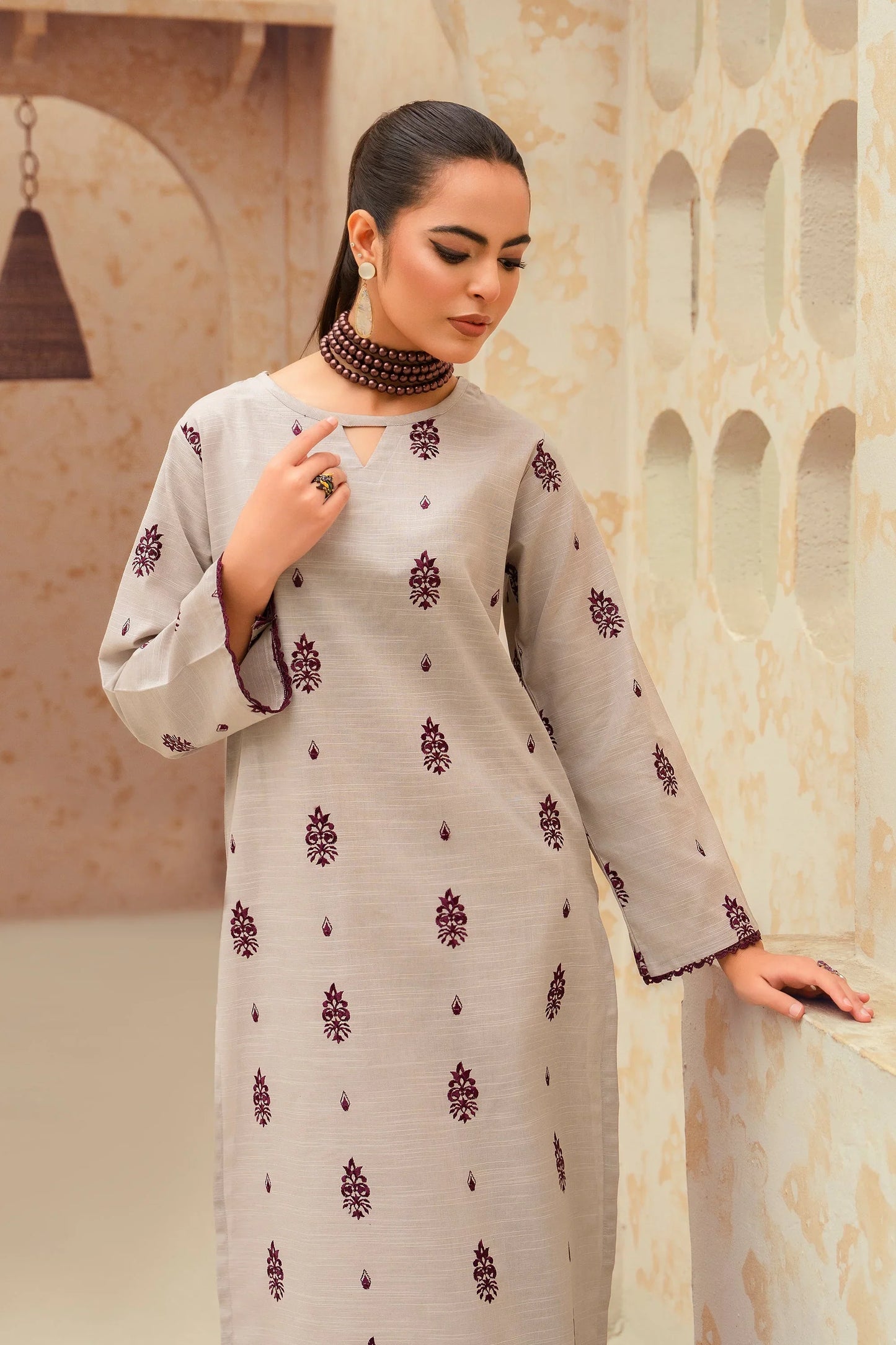 Mp550-Jazmin -winter 3pc Embroidered Suit