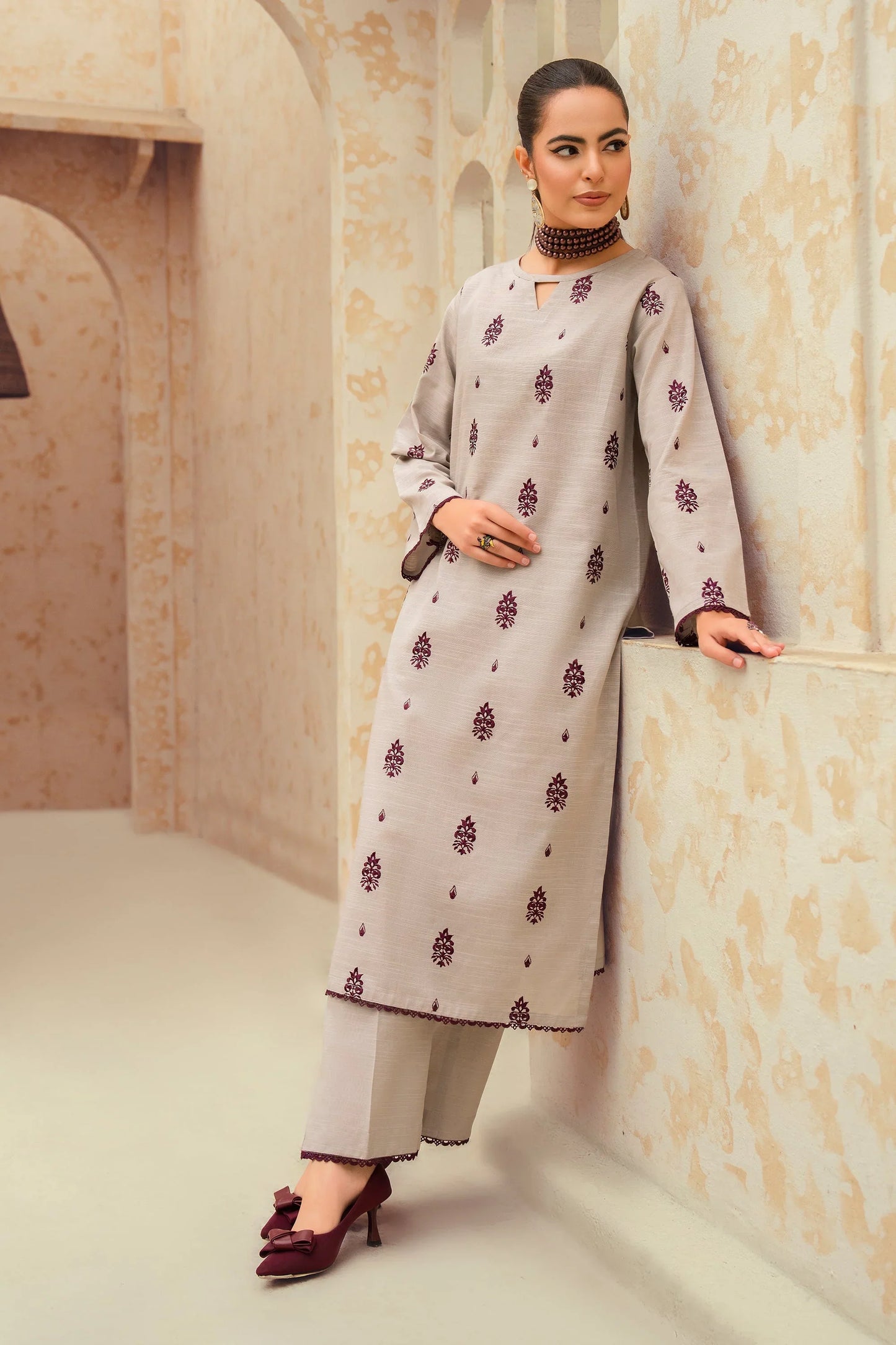 Mp550-Jazmin -winter 3pc Embroidered Suit